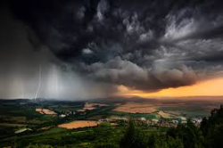 BMKG: Waspada Cuaca Ekstrem di Kalteng Saat Tahun Baru 2026