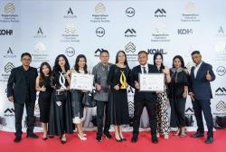 Spot Nataru Seru: Mulai dari Foto Santa, Dekor Megah, Face Painting hingga Midnight Sale