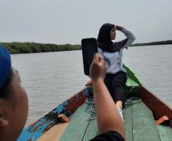 Tak Banyak yang Tahu, Surabaya Punya Wisata Mangrove dengan Sensasi Naik Perahu Susuri Pantai