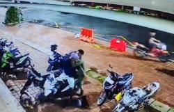 Viral di Medsos, Aksi Satpol PP Surabaya Gagalkan Aksi Pelaku Curanmor di Kota Lama