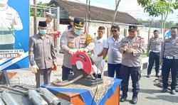 Polres Blitar Musnahkan 5.000 Botol Miras Ilegal dan Ratusan Knalpot Brong