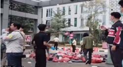 Gen Z Bergerak, BEM UMJ Spill Masalah Sampah Tangsel, Buang Langsung di Depan Kantor Wali Kota