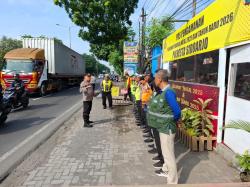 Jalan Ambles di Trosobo Sidoarjo Picu Kecelakaan, Polsek Taman Siagakan Personel 24 Jam
