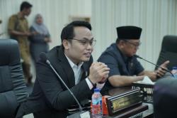 Kado Akhir Tahun untuk Warga, Anggota DPRD Karawang Apresiasi Kinerja Bupati Aep