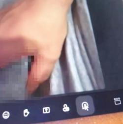 Viral! Seorang Pria Diduga Kepala Disperindag Batam Asyik Video Call Tak Senonoh dengan Perempuan