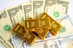 Harga Emas Merosot Tajam Jelang Tahun Baru, Turun Lebih dari 4 Persen