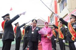 Polres Purworejo Gelar Tradisi Purna Tugas bagi 18 Personel dan PNS