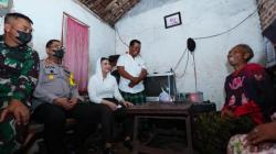 Bupati Brebes Sambut Tahun Baru 2026 dengan Door to Door Bantu Warga Kurang Mampu, Aksinya Viral