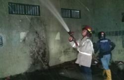 Gudang Sekolah di Jombang Terbakar Hebat, Kerugian Capai Jutaan Rupiah, Warga Panik!