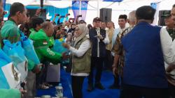 Menko Pangan dan Mendag Turun ke BULOG Kartasura, 600 Driver Ojol Terima Paket Sembako