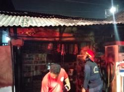 Motor Terbakar di Toko Kelontong Ngampelsari Candi Sidoarjo