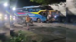 Bus Tabrak Mobil di Jalur Pantura Tuban, Dua Nyawa Melayang