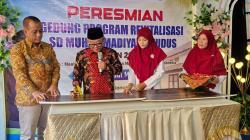 Bangun Pendidikan Berkualitas Sejak Dini, Mendikdasmen Resmikan Revitalisasi Sekolah