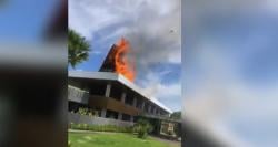 Api Lalap Atap Lobi Kambaniru Beach Hotel, Respons Cepat Polisi Cegah Kebakaran Meluas