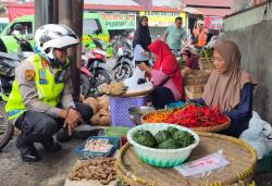 Hari Pertama Siswa Masuk Sekolah, Kapolresta Banyumas Sapa Masyarakat
