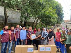 Pelindo Salurkan 500 Paket Sembako untuk Warga Terdampak Banjir Ciwandan
