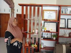 Ibunda Sugianto Haru dan Bangga, Putranya Terima Penghargaan dari Presiden Korea Selatan