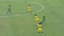 Kalah Telak 7-2, Pemain Putra Jaya Pasuruan Tendang Dada Penggawa Perseta Tulungagung