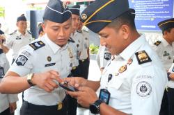 Perangi Judi Online, Lapas Banyuwangi Cek Langsung Ponsel Seluruh Pegawai Tanpa Pilih Kasih