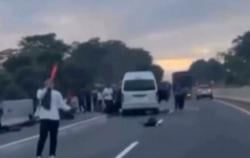 Kecelakaan Maut di Tol Semarang-Solo: Minibus Rombongan Guru Tabrak Truk, 1 Orang Tewas 13 Luka