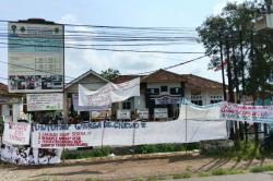 Forum Masyarakat Cilewo Bersatu Geruduk Kantor Desa, Desak Audit Dana Desa 2025