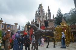 Staycation Lebih Afdol! Hotel di Jateng Kini Lengkap dengan Arah Kiblat dan Sajian Halal