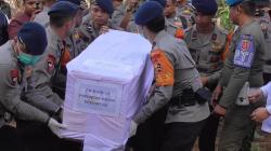Identifikasi Berlanjut, Enam Jenazah Korban Banjir Bandang Palembayan Dimakamkan