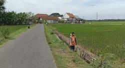 Terpeleset Masuk Selokan Selama Satu Jam, Petani di Jombang Tewas