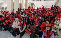 Berbagi Kasih Ibu, Momentum Apresiasi kepada Pahlawan Kebersihan di Kota Semarang