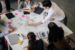 Gen Z Dominasi Investasi Emas di Jabar, Tumbuh  116 Persen Year-on-Year