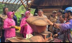 Kapolres Pangandaran AKBP Ikrar Potawari Pimpin Langsung Panen Raya Jagung Serentak