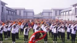 Karutan Medaeng Sidoarjo Pimpin Senam Jumat Pagi Bersama Tahanan, Perkuat Kebugaran dan Sinergi