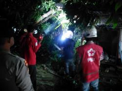 Hujan Deras Disertai Angin Kencang Rusak Belasan Rumah di Kecamatan Rowosari Kendal