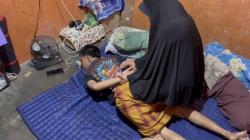 Viral! Polisi Menyamar Jadi Emak-Emak Tangkap Resedivis Pencurian di Padang