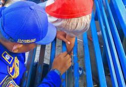 Evakuasi Anak Terjepit Teralis Bangku di Jombang, Tegang Dan Dramatis!
