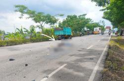 Menyebrang Mendadak, Pemotor Tewas Dihantam Xpander di Jalan Raya Sumberejo Bojonegoro