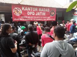 Tidak Kondusif, Penyegelan Rumah yang Jadi Kantor Ormas Ditunda