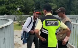 Viral! Warga Negara Asing Pamer Kemaluan di Taman Literasi Blok M Jakarta, Ngakunya Kepanasan 