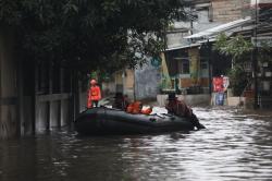 Jakarta Diguyur Hujan: Kawasan Mampang Lumpuh, Kemacetan Mengular dari Ragunan hingga Kuningan