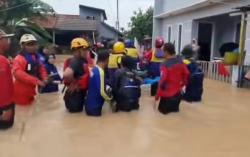 Cilegon Banjir: 3 Tanggul Jebol, Pemkot Keruk Pendangkalan Sungai
