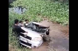 Geger! Mobil Bank Terjun ke Kanal RAPP Pelalawan, Dua Pegawai Tewas Terjebak di Dalam Air