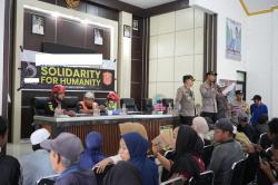 Haru! Korban Banjir 5 Kecamatan di Kabupaten Banjar Terima Bantuan Tunai Rp1 Miliar