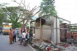 Lapak Pedagang Kaki Lima di Kawasan GOR Sudiang Makassar Dibongkar Usai 3 Kali Teguran Diabaikan