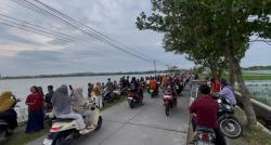 Banjir Ketapang Kuning Jombang Jadi Wisata Dadakan, Warga Ramai Berfoto Padahal Petani Gagal Panen