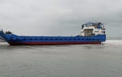 Diterjang Gelombang Ekstrem, Dua Kapal Kandas di Perairan Paciran Lamongan