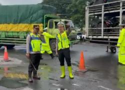 Pantura Pati Tergenang Banjir: Arus Lalin Truk Logistik Tersendat, Kapolresta Turun ke Lapangan