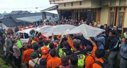 Jenazah Pendaki Gunung Slamet Asal Magelang Akhirnya Tiba di Basecamp Dipajaya
