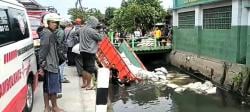 Kecelakaan Maut Truk Muatan Beras Terjun ke Sungai Kaligawe, Sopir Tewas Terjebak di Kabin