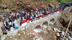 Kolaborasi TNI dan Daerah Pulihkan Akses Malalak Lewat Jembatan Armco