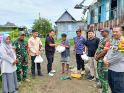 Angin Puting Beliung Terjang Pangkep, SPPG Bonto Perak Salurkan Bantuan ke Warga